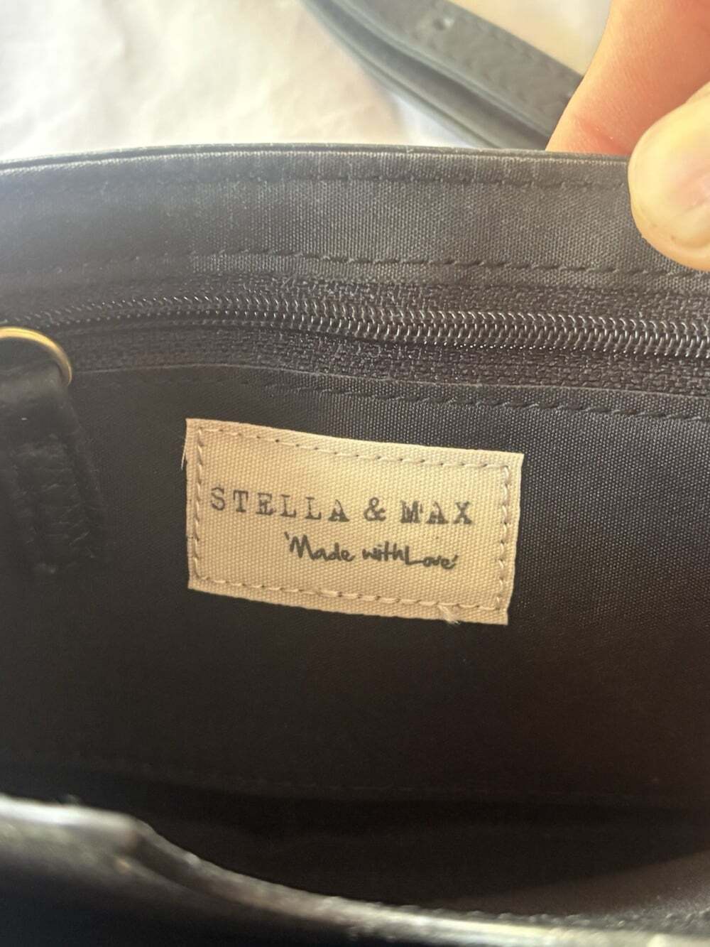 STELLA & MAX Black Faux Leather Small Crossbody Bag Gold Chain Snap Closure - Picture 7 of 9